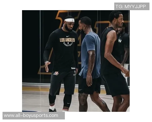 阿里扎谈詹姆斯与科比的性格差异：谁更受欢迎谁更无所谓